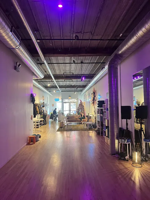 Free Mvmt Shop Picture 7