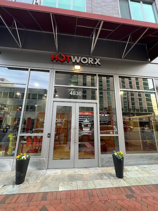 HOTWORX - Bethesda, MD - Woodmont Triangle Picture 2