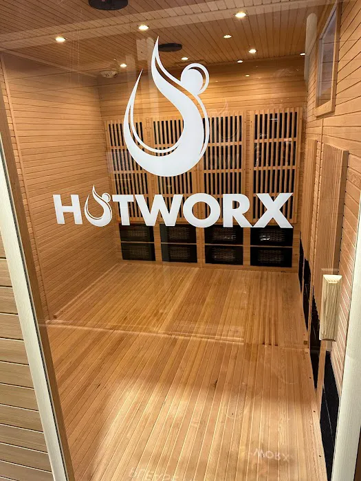 HOTWORX - Bethesda, MD - Woodmont Triangle Picture 9