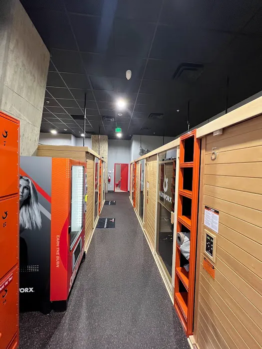 HOTWORX - Bethesda, MD - Woodmont Triangle Picture 5