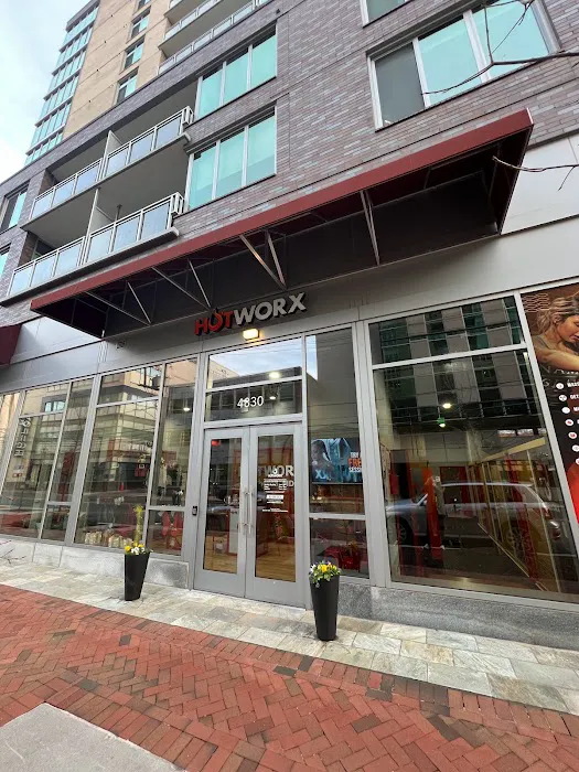 HOTWORX - Bethesda, MD - Woodmont Triangle Picture 7
