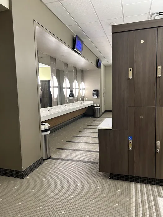 LA Fitness Picture 6