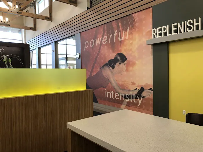 LA Fitness Picture 9