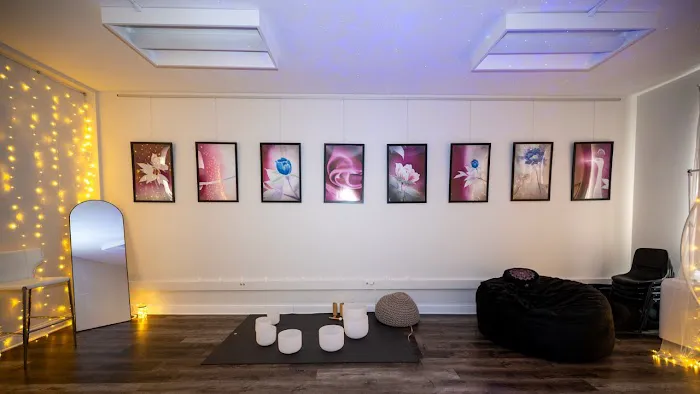 Edge Yoga School & Arts Picture 2