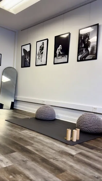 Edge Yoga School & Arts Picture 5