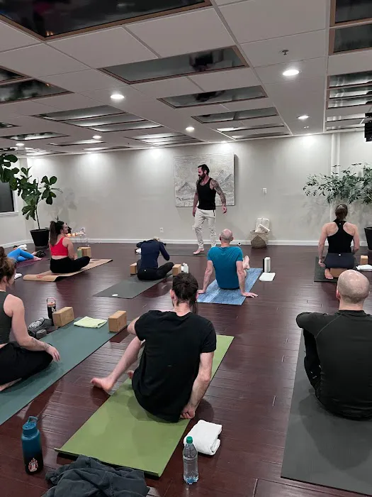 Forum Modern Yoga Picture 7