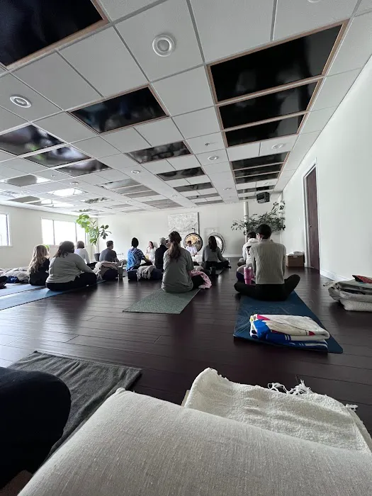 Forum Modern Yoga Picture 3