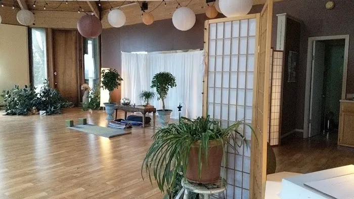 Barefoot Works Yoga Picture 2