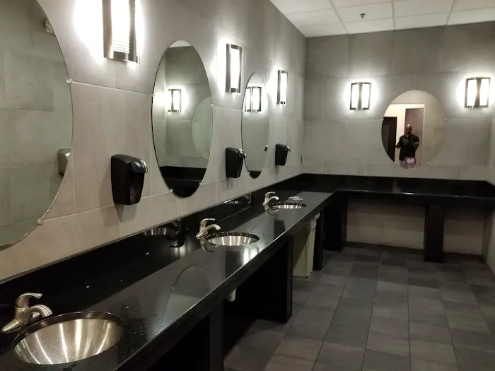 Planet Fitness Picture 8