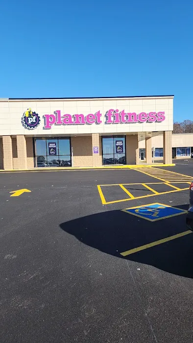 Planet Fitness Picture 2