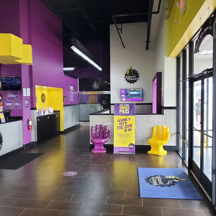Planet Fitness Picture 8