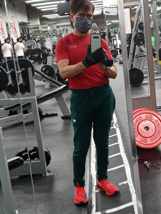 LA Fitness Picture 4