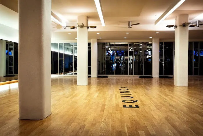 Equinox Lincoln Park Picture 9