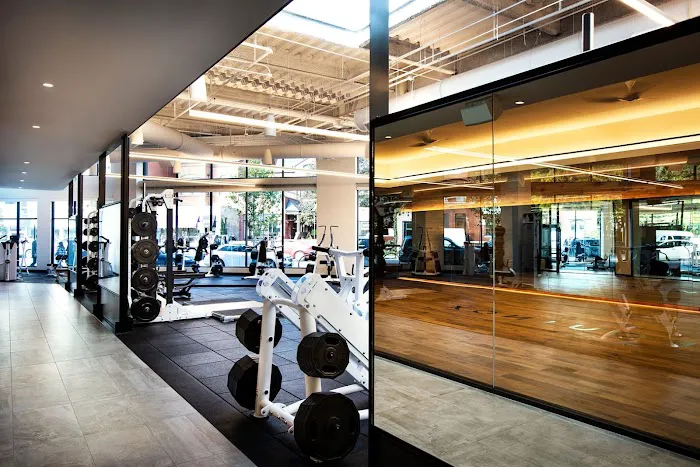 Equinox Lincoln Common Picture 6