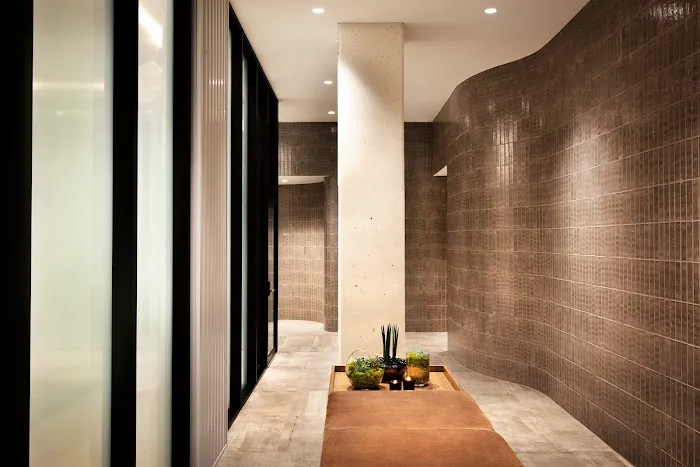 Equinox Lincoln Common Picture 5