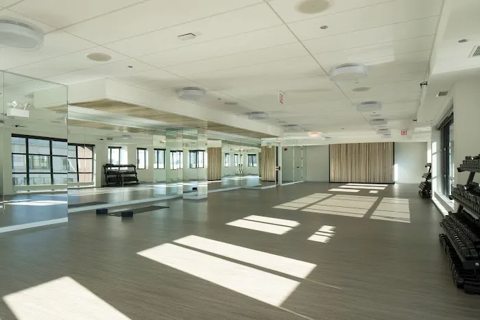 Studio Three Lincoln Park Picture 8