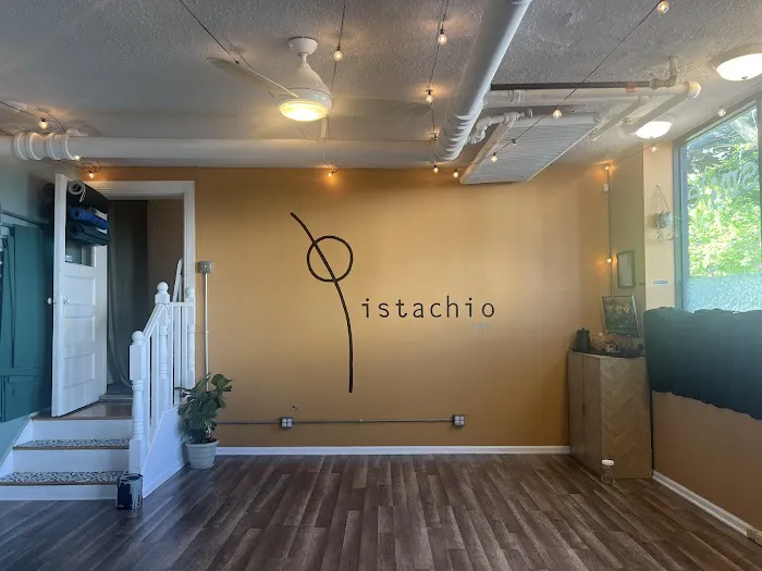 Pistachio Yoga Lincoln Square Ravenswood Picture 5