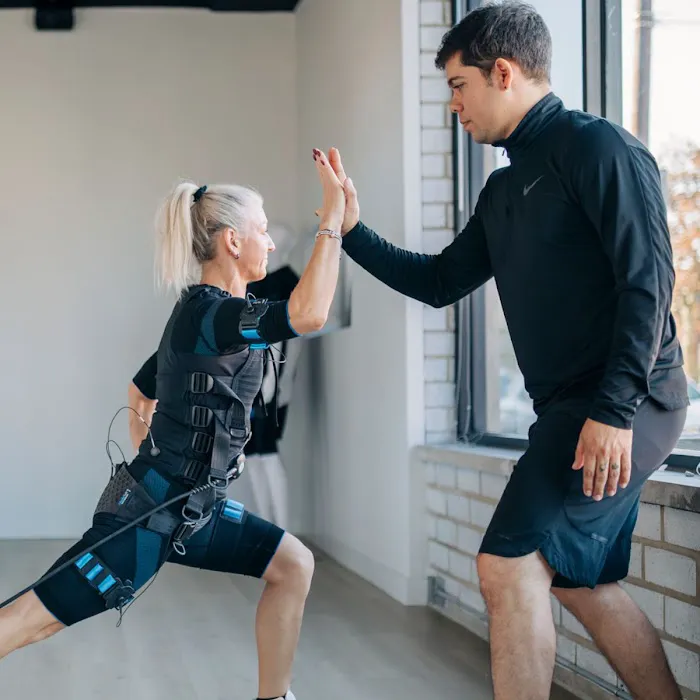 Fit in 20 EMS ⎟20-min full-body training with EMS Picture 7