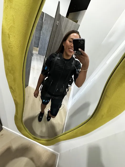 Fit in 20 EMS ⎟20-min full-body training with EMS Picture 1