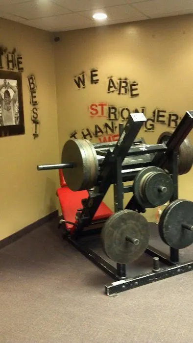 Chicago Barbell Compound - #1 Workout Gym Picture 6