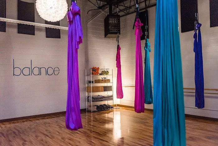 Balance Yoga + Pilates Picture 3