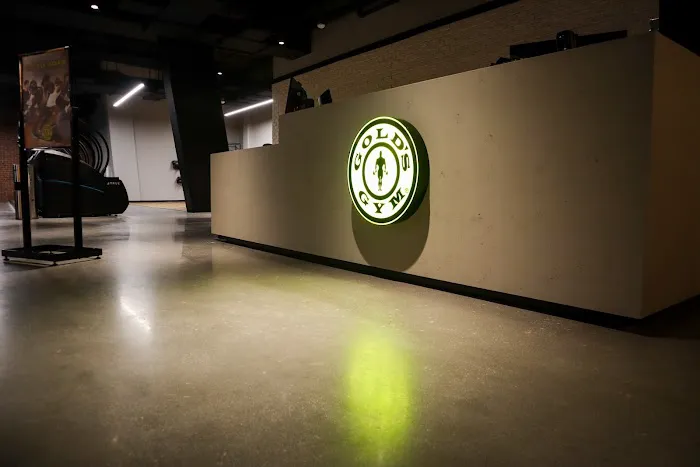 Gold's Gym - NoMa Center Picture 4