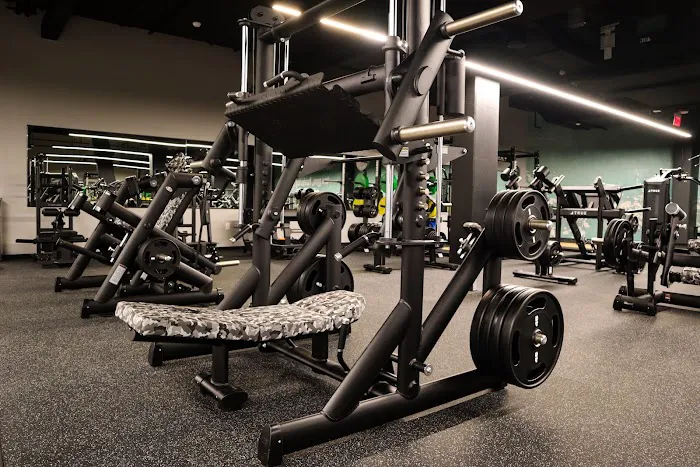 Gold's Gym - NoMa Center Picture 6