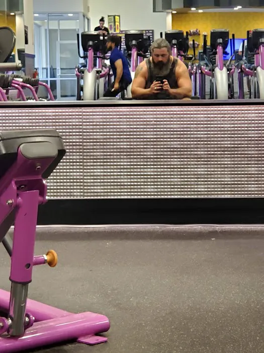 Planet Fitness Picture 9
