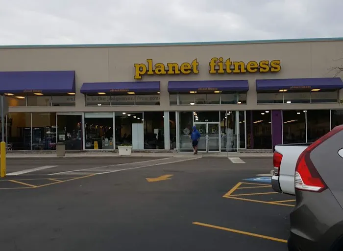 Planet Fitness Picture 2