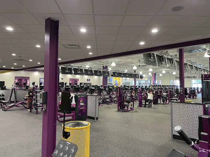 Planet Fitness Picture 9