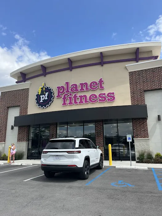 Planet Fitness Picture 1