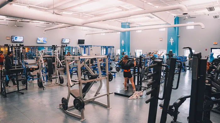 Gold's Gym Picture 7