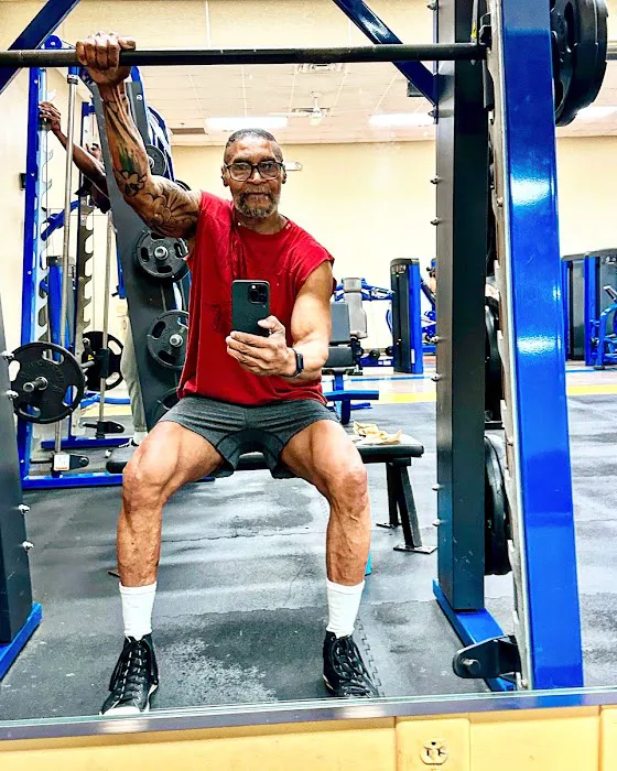 Gold's Gym Picture 6