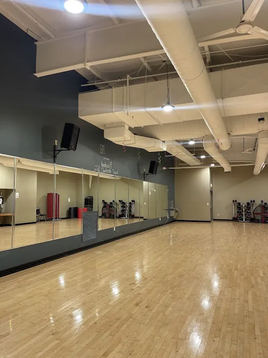 Gold's Gym Picture 4