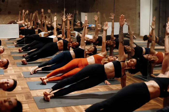 105F Hot Yoga, Pilates & Wellness - Lincoln Park Picture 2