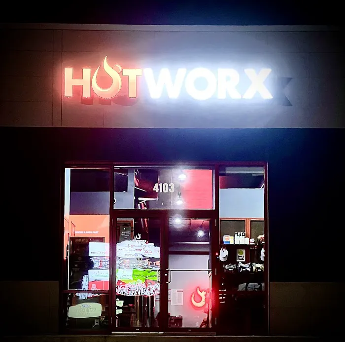 HOTWORX - Moline, IL Picture 5