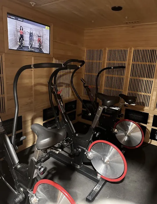 HOTWORX - Moline, IL Picture 8