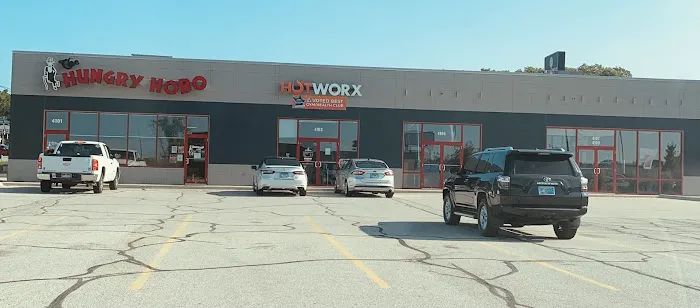 HOTWORX - Moline, IL Picture 2