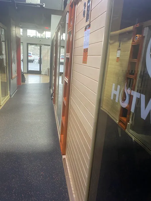 HOTWORX - Lexington, KY - Hamburg Picture 7