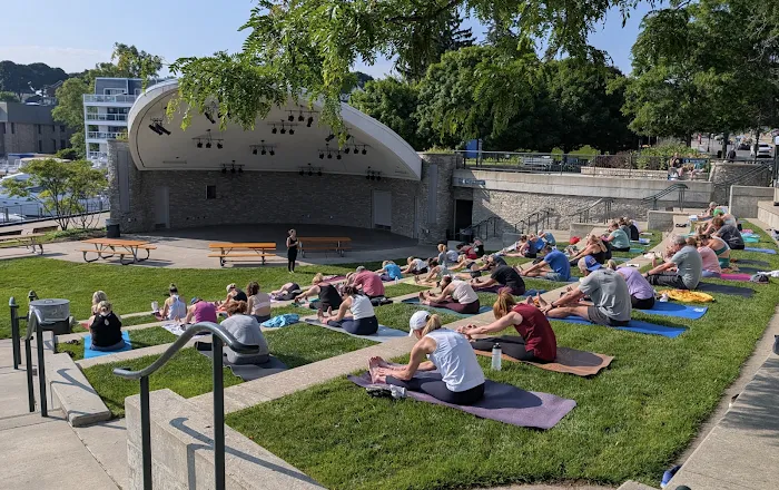 Charlevoix Yoga Picture 10