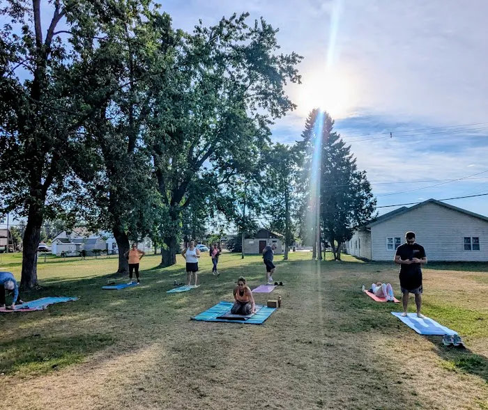 Movement on Main Picture 7