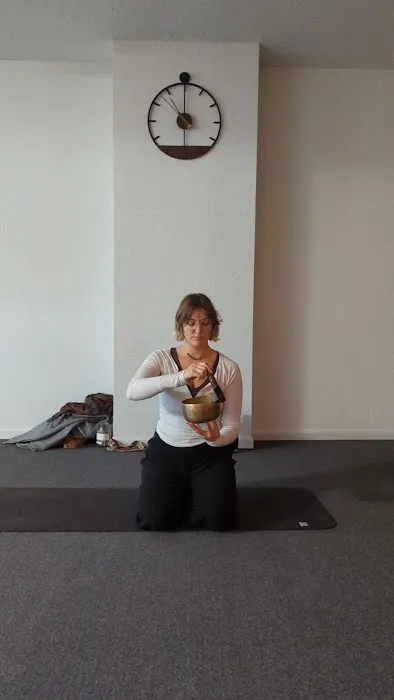 Movement on Main Picture 10