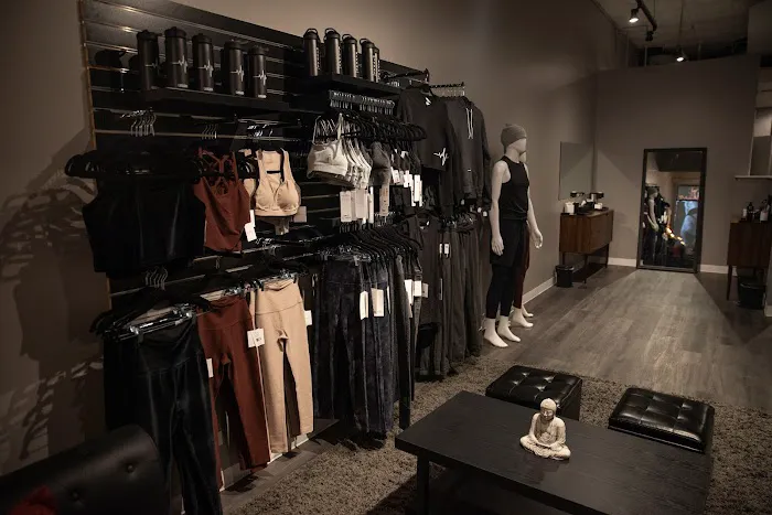 Ritual Hot Yoga - Lakeview Picture 1