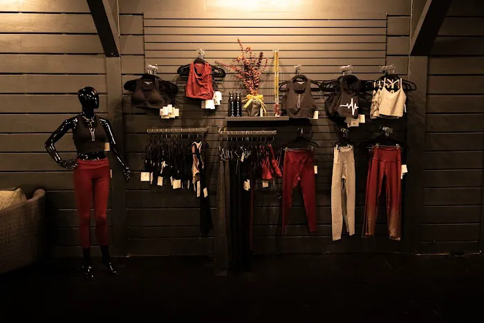 Ritual Hot Yoga - Lakeview Picture 4