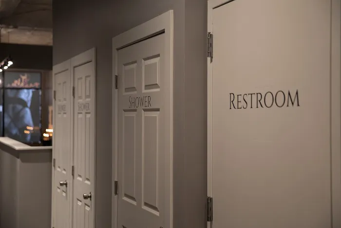 Ritual Hot Yoga - Lakeview Picture 8