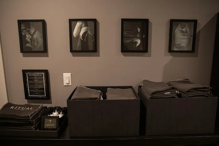 Ritual Hot Yoga - Lakeview Picture 7