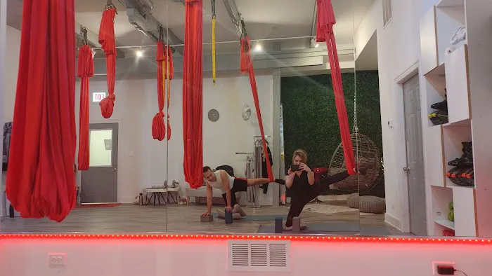 Lisa Spring Studio Picture 2