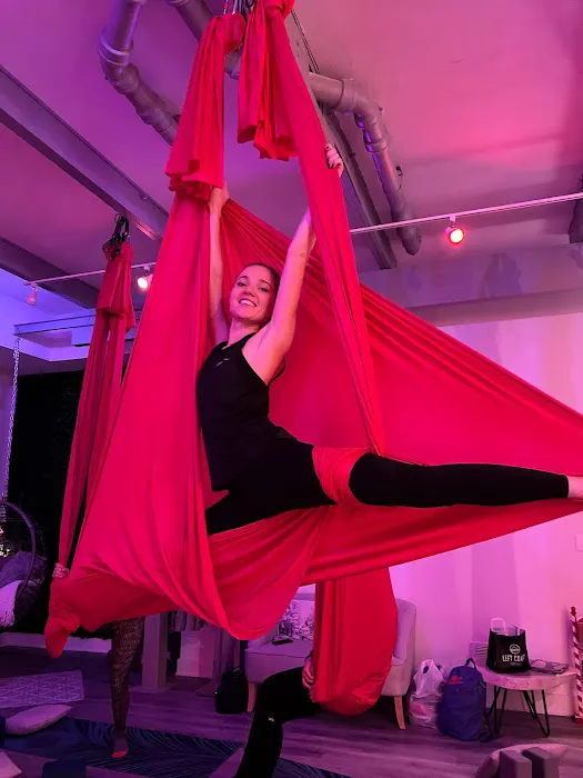 Lisa Spring Studio Picture 7