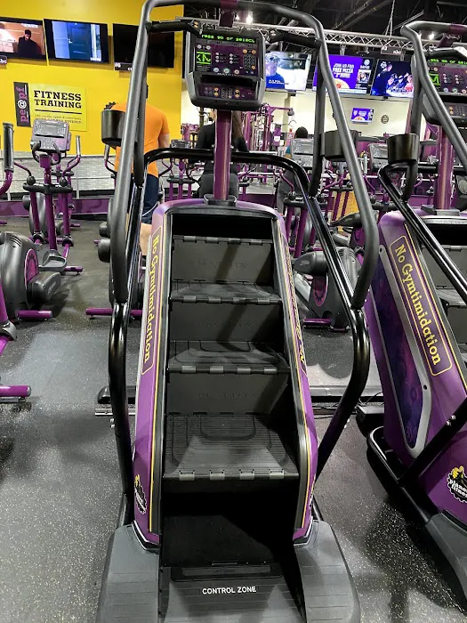 Planet Fitness Picture 9