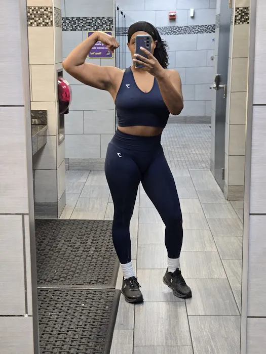 Planet Fitness Picture 6